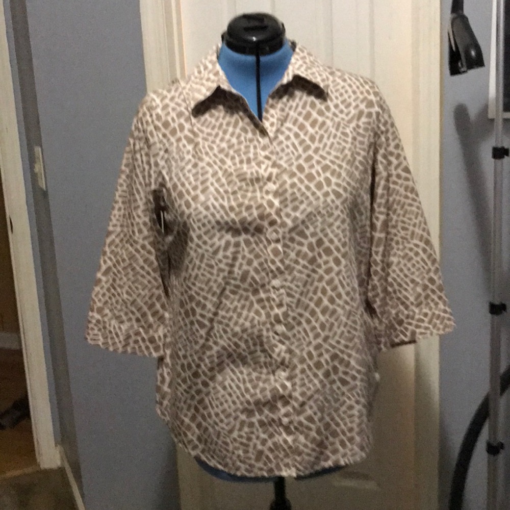 Quarter sleeve, Multi colored button down